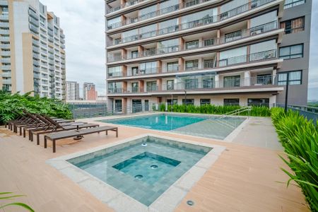 Studio para alugar com 28m², 1 quarto e sem vaga Studio para alugar com 28m², 1 quarto e sem vagaÁrea comum - Piscina