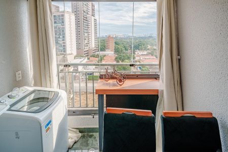 Studio para alugar com 28m², 1 quarto e sem vaga Studio para alugar com 28m², 1 quarto e sem vagaVaranda