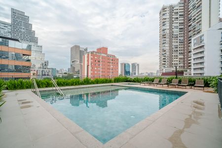Studio para alugar com 28m², 1 quarto e sem vaga Studio para alugar com 28m², 1 quarto e sem vagaÁrea comum - Piscina