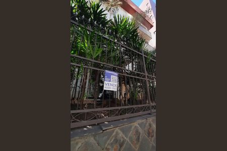 Apartamento à venda com 180m², 3 quartos e 3 vagas Apartamento à venda com 180m², 3 quartos e 3 vagasPlaca instalada