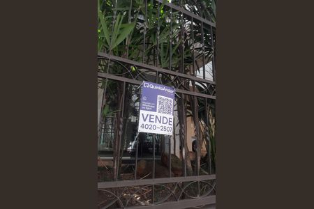 Apartamento à venda com 180m², 3 quartos e 3 vagas Apartamento à venda com 180m², 3 quartos e 3 vagasPlaca instalada