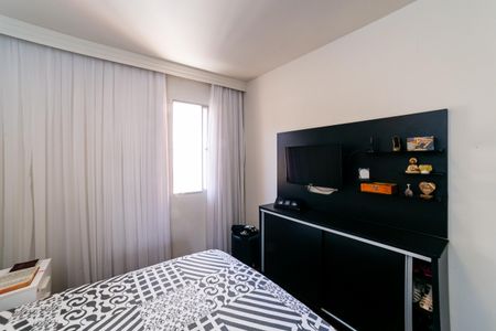 Apartamento à venda com 180m², 3 quartos e 3 vagas Apartamento à venda com 180m², 3 quartos e 3 vagasSuíte