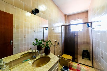 Apartamento à venda com 180m², 3 quartos e 3 vagas Apartamento à venda com 180m², 3 quartos e 3 vagasBanheiro Social