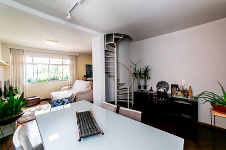 Apartamento à venda com 180m², 3 quartos e 3 vagas Apartamento à venda com 180m², 3 quartos e 3 vagasSala