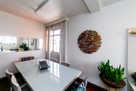 Apartamento à venda com 180m², 3 quartos e 3 vagas Apartamento à venda com 180m², 3 quartos e 3 vagasSala