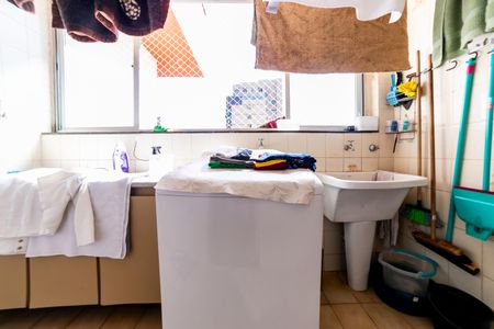 Apartamento à venda com 180m², 3 quartos e 3 vagas Apartamento à venda com 180m², 3 quartos e 3 vagasÁrea de Serviço
