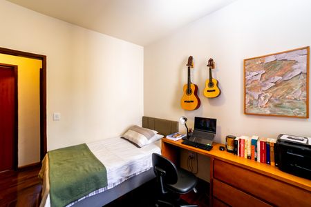 Apartamento à venda com 180m², 3 quartos e 3 vagas Apartamento à venda com 180m², 3 quartos e 3 vagasQuarto 3