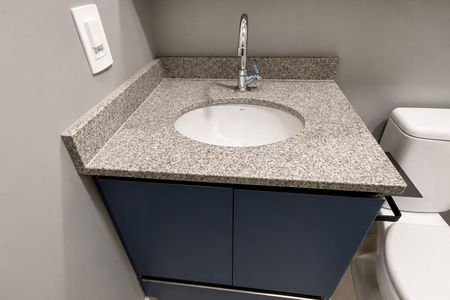 Banheiro de apartamento para alugar com 1 quarto, 25m² em Bela Vista, São Paulo