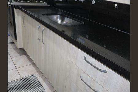 Cozinha e Área de Serviço de apartamento à venda com 2 quartos, 60m² em Vila Olinda, São Paulo