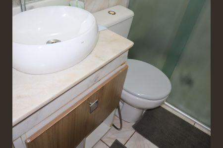 Banheiro de apartamento à venda com 2 quartos, 60m² em Vila Olinda, São Paulo