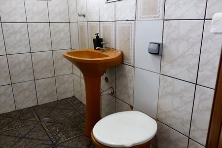 Banheiro de casa para alugar com 1 quarto, 50m² em Santa Maria, Osasco