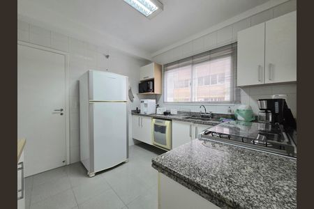 Apartamento para alugar com 140m², 3 quartos e 2 vagas Apartamento para alugar com 140m², 3 quartos e 2 vagasCozinha
