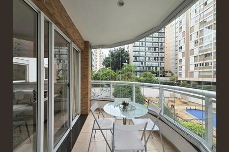 Apartamento para alugar com 140m², 3 quartos e 2 vagas Apartamento para alugar com 140m², 3 quartos e 2 vagasVaranda