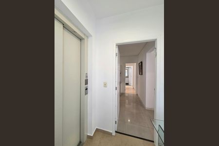Apartamento para alugar com 140m², 3 quartos e 2 vagas Apartamento para alugar com 140m², 3 quartos e 2 vagasHall de entrada