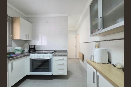 Cozinha de apartamento para alugar com 3 quartos, 140m² em Itaim Bibi, São Paulo