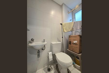 Apartamento para alugar com 140m², 3 quartos e 2 vagas Apartamento para alugar com 140m², 3 quartos e 2 vagasBanheiro de serviço