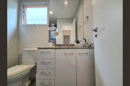 Apartamento para alugar com 140m², 3 quartos e 2 vagas Apartamento para alugar com 140m², 3 quartos e 2 vagasBanheiro da Suíte 2
