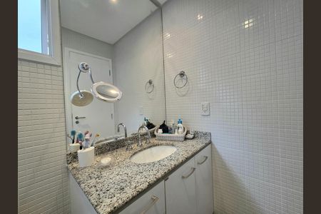 Apartamento para alugar com 140m², 3 quartos e 2 vagas Apartamento para alugar com 140m², 3 quartos e 2 vagasBanheiro da Suíte 2