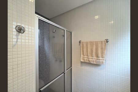 Apartamento para alugar com 140m², 3 quartos e 2 vagas Apartamento para alugar com 140m², 3 quartos e 2 vagasBanheiro da Suíte 2