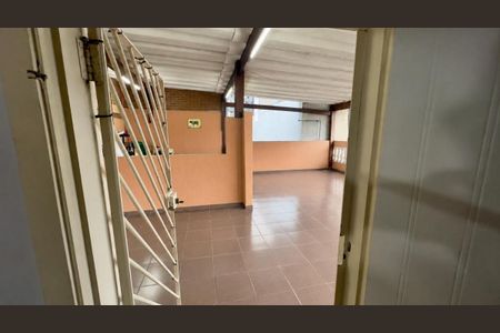 Casa para alugar com 130m², 2 quartos e 2 vagas Casa para alugar com 130m², 2 quartos e 2 vagasTerraço