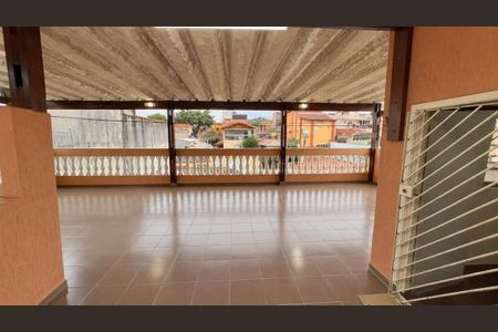 Casa para alugar com 130m², 2 quartos e 2 vagas Casa para alugar com 130m², 2 quartos e 2 vagasTerraço