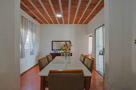 Casa à venda com 205m², 2 quartos e 1 vaga