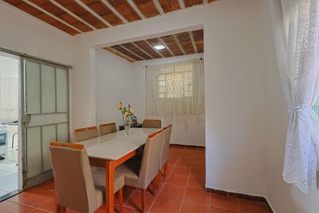 Casa à venda com 205m², 2 quartos e 1 vaga