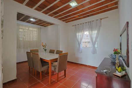 Casa à venda com 205m², 2 quartos e 1 vaga