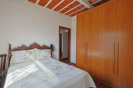Casa à venda com 2 quartos, 205m² em Aparecida, Belo Horizonte
