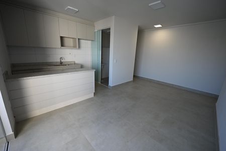 Apartamento para alugar com 74m², 2 quartos e 1 vaga