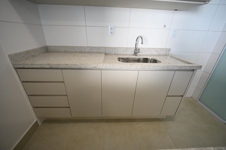 Apartamento para alugar com 74m², 2 quartos e 1 vaga