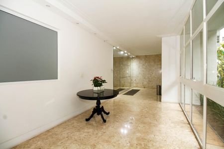 Apartamento à venda com 155m², 3 quartos e 1 vaga Apartamento à venda com 155m², 3 quartos e 1 vagaHall Social