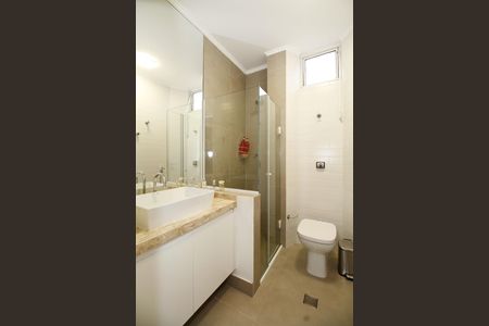 Apartamento à venda com 155m², 3 quartos e 1 vaga Apartamento à venda com 155m², 3 quartos e 1 vagaBanheiro Social