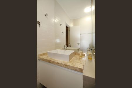 Banheiro Social de apartamento para alugar com 3 quartos, 155m² em Jardim Paulista, São Paulo