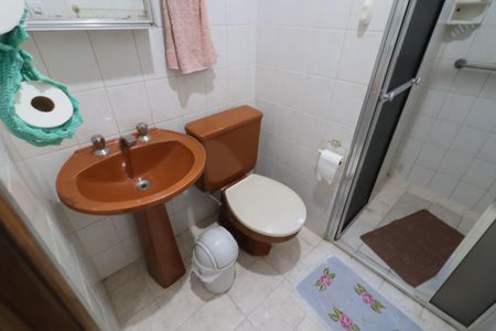 Casa à venda com 203m², 3 quartos e 2 vagasBanheiro 2