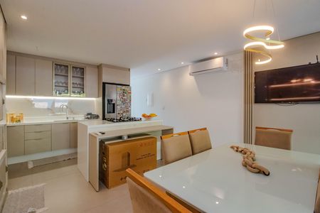 Cozinha de casa à venda com 3 quartos, 210m² em Vila Jardim, Porto Alegre