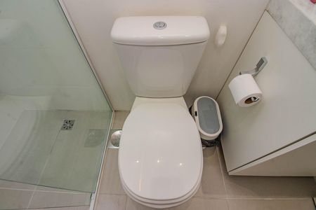 Banheiro da Suíte 2 de casa à venda com 3 quartos, 210m² em Vila Jardim, Porto Alegre