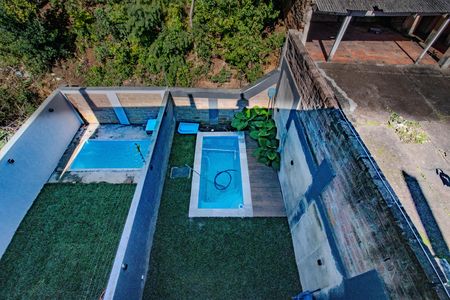 Pátio Fundos de casa à venda com 3 quartos, 210m² em Vila Jardim, Porto Alegre