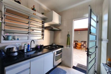 Cozinha de casa à venda com 2 quartos, 126m² em Loteamento Residencial Flavia, Campinas
