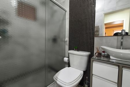 Banheiro de casa à venda com 2 quartos, 126m² em Loteamento Residencial Flavia, Campinas