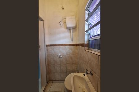 Casa para alugar com 60m², 2 quartos e 4 vagas Casa para alugar com 60m², 2 quartos e 4 vagasBanheiro da Suíte