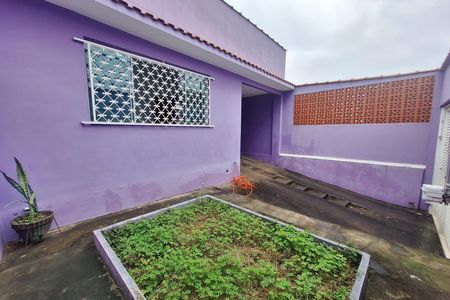 Casa para alugar com 60m², 2 quartos e 4 vagas Casa para alugar com 60m², 2 quartos e 4 vagasGaragem