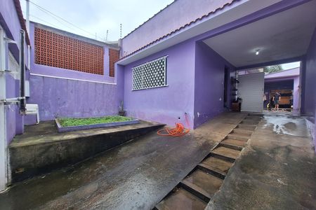 Casa para alugar com 60m², 2 quartos e 4 vagas Casa para alugar com 60m², 2 quartos e 4 vagasGaragem