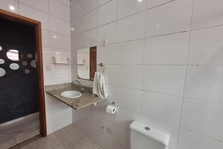 Banheiro de casa para alugar com 2 quartos, 60m² em Vila Aquilino, Santo André