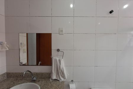 Casa para alugar com 60m², 2 quartos e 4 vagas Casa para alugar com 60m², 2 quartos e 4 vagasBanheiro