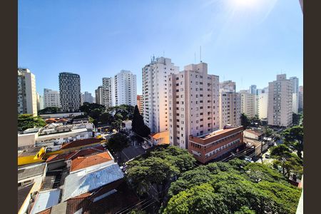 Apartamento à venda com 305m², 4 quartos e 3 vagas Apartamento à venda com 305m², 4 quartos e 3 vagasVista da Suíte 3