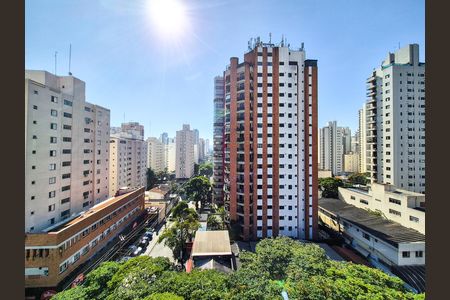 Apartamento à venda com 305m², 4 quartos e 3 vagas Apartamento à venda com 305m², 4 quartos e 3 vagasVista da Suíte 4