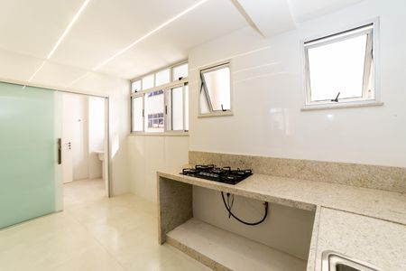 Cozinha de apartamento à venda com 3 quartos, 110m² em Santa Efigênia, Belo Horizonte