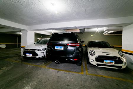Garagem de apartamento à venda com 3 quartos, 110m² em Santa Efigênia, Belo Horizonte