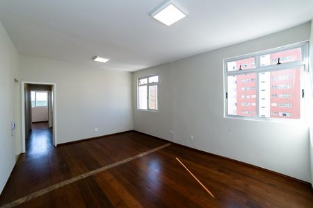 Sala de apartamento à venda com 3 quartos, 110m² em Santa Efigênia, Belo Horizonte